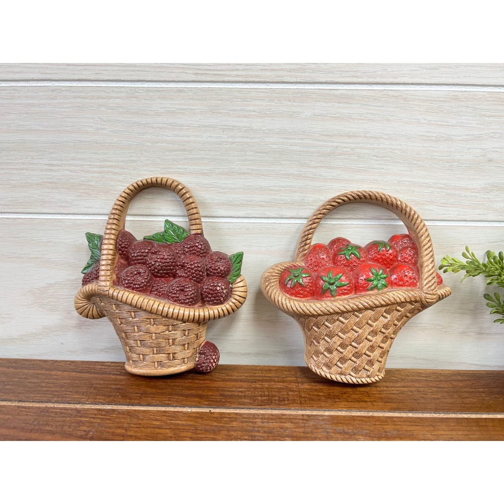 Vintage Homestead Burwood 1985 Strawberry and Blackberry Basket Wall Decor